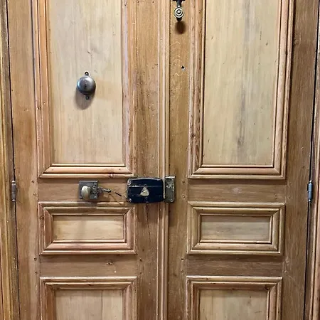 דירה Opera - Prestige With Lift For 4 *